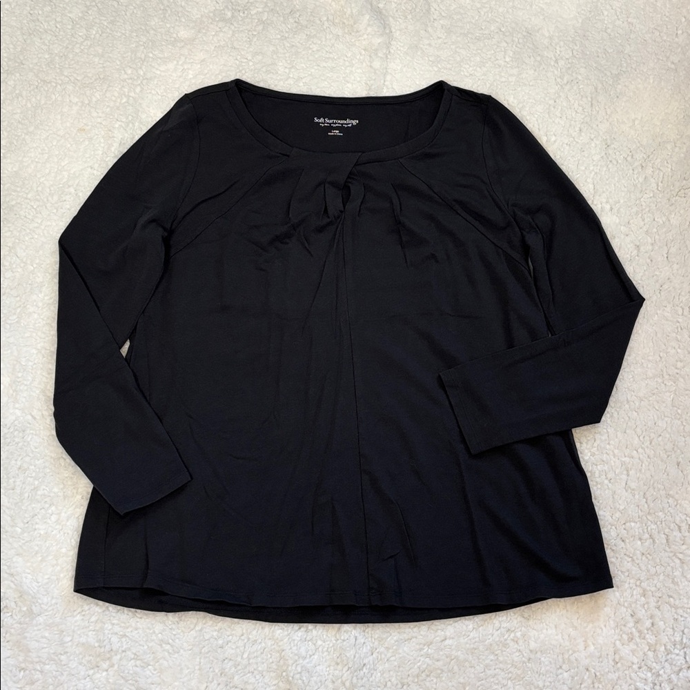 Soft Surroundings  black long sleeve top size large Key Hole Front Minimalist